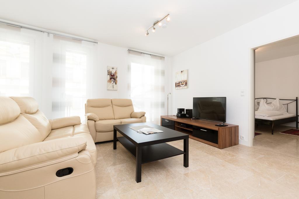 Rafael Kaiser - Paros Apartment - Contactless 24H Check-In Wina Bagian luar foto