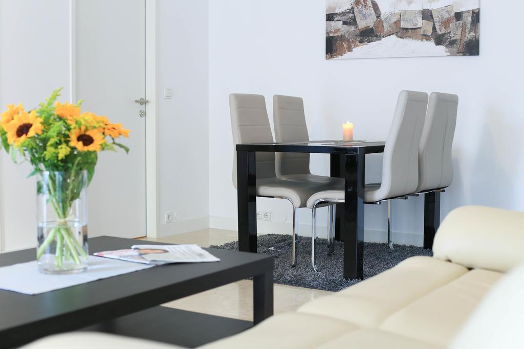 Rafael Kaiser - Paros Apartment - Contactless 24H Check-In Wina Bagian luar foto